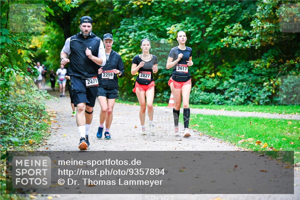 12.10.2025 - Bramfelder Halbmarathon 2025 Dr. Thomas Lammeyer http://msf.ph/oto/9357894 12.10.2025 11:02:32 Laufen 2259, 2827, 2471, 2617 meine-sportfotos.de