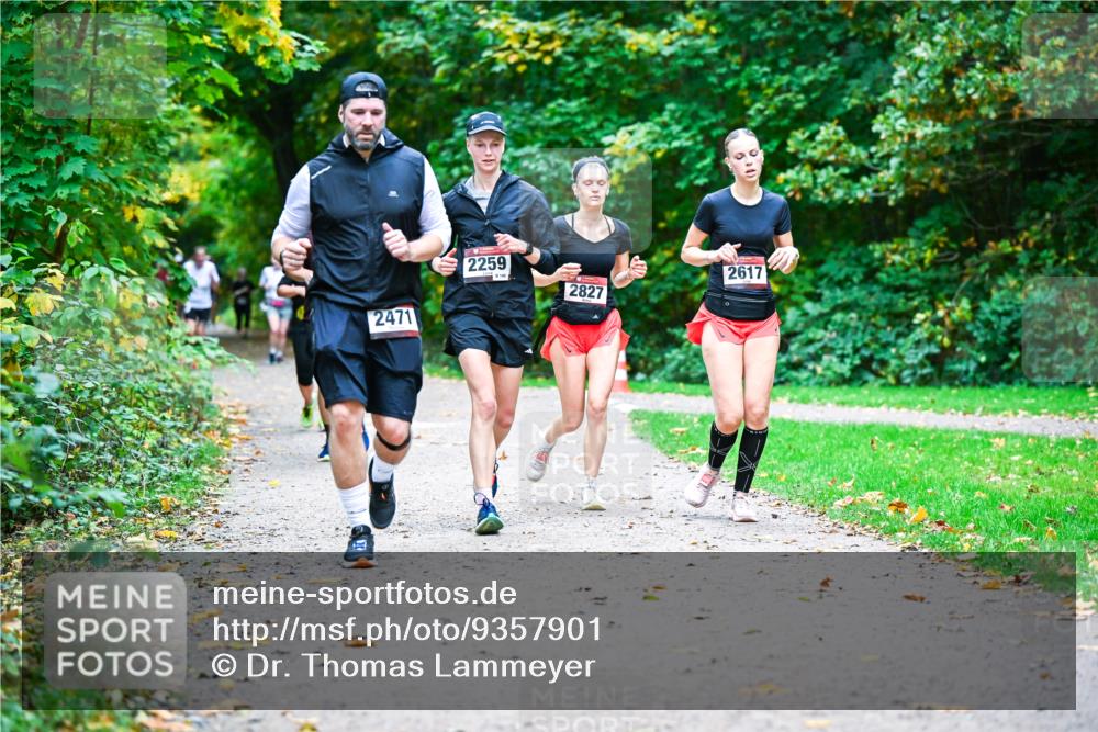 12.10.2025 - Bramfelder Halbmarathon 2025 Dr. Thomas Lammeyer http://msf.ph/oto/9357901 12.10.2025 11:02:33 Laufen 2471, 2259, 2827, 2617 meine-sportfotos.de