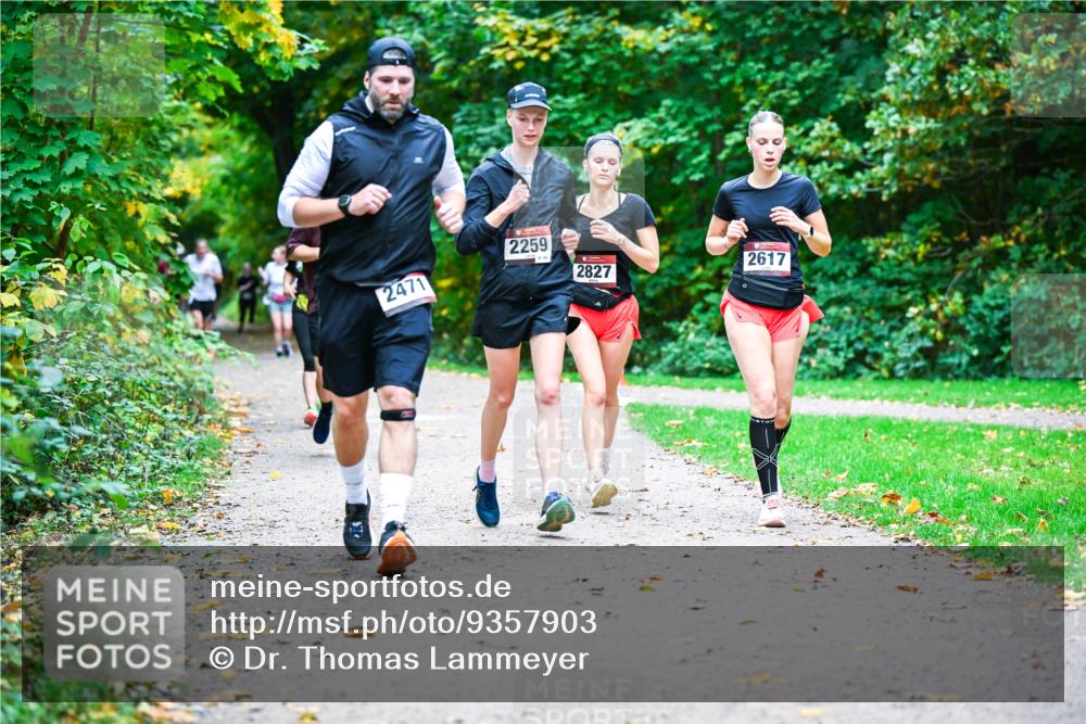 12.10.2025 - Bramfelder Halbmarathon 2025 Dr. Thomas Lammeyer http://msf.ph/oto/9357903 12.10.2025 11:02:33 Laufen 2471, 2259, 8140, 2827, 2617 meine-sportfotos.de