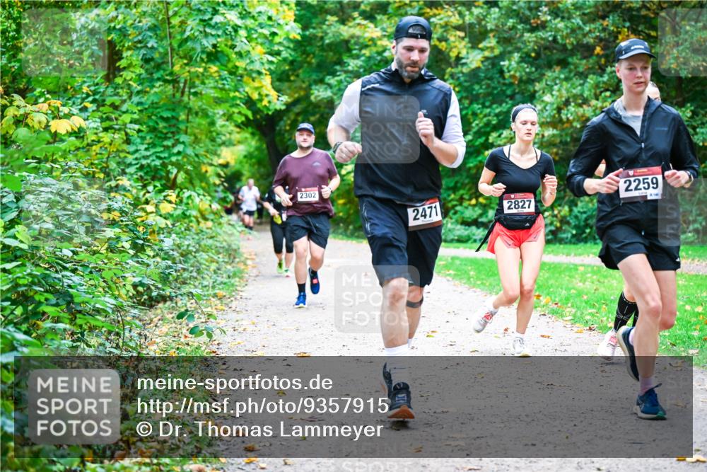 12.10.2025 - Bramfelder Halbmarathon 2025 Dr. Thomas Lammeyer http://msf.ph/oto/9357915 12.10.2025 11:02:35 Laufen 2302, 2471, 2827, 2259 meine-sportfotos.de