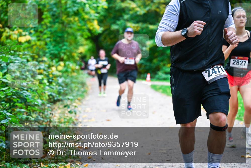 12.10.2025 - Bramfelder Halbmarathon 2025 Dr. Thomas Lammeyer http://msf.ph/oto/9357919 12.10.2025 11:02:36 Laufen 2471, 2827 meine-sportfotos.de