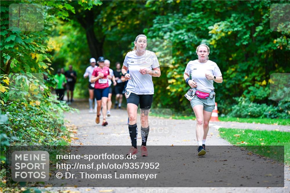 12.10.2025 - Bramfelder Halbmarathon 2025 Dr. Thomas Lammeyer http://msf.ph/oto/9357952 12.10.2025 11:02:44 Laufen 5 meine-sportfotos.de