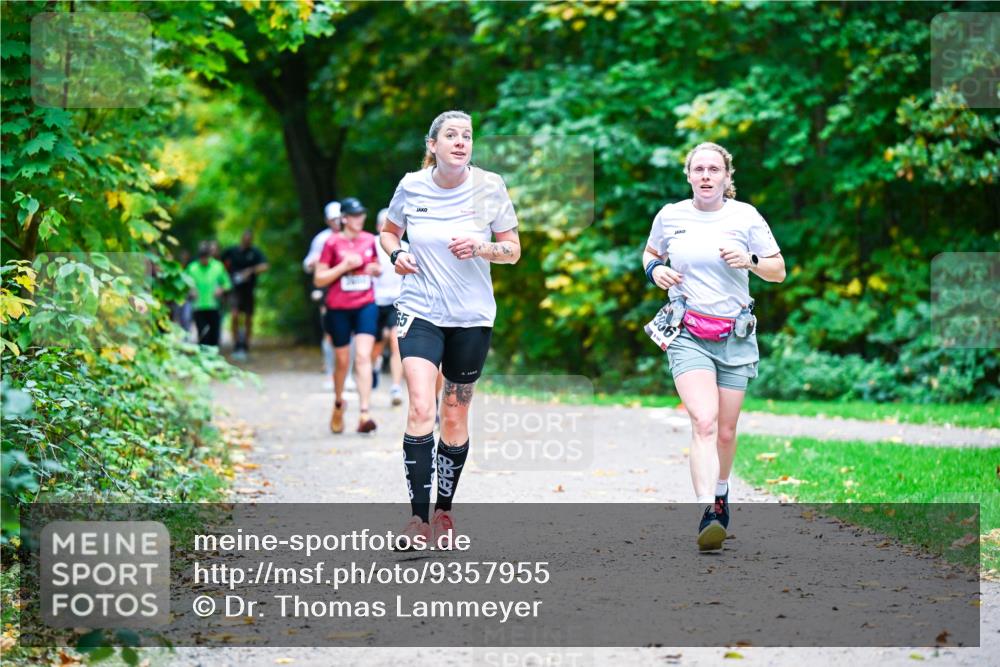 12.10.2025 - Bramfelder Halbmarathon 2025 Dr. Thomas Lammeyer http://msf.ph/oto/9357955 12.10.2025 11:02:45 Laufen 06 meine-sportfotos.de