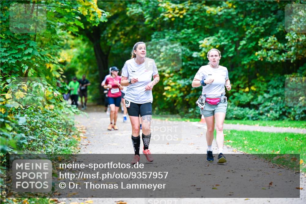 12.10.2025 - Bramfelder Halbmarathon 2025 Dr. Thomas Lammeyer http://msf.ph/oto/9357957 12.10.2025 11:02:45 Laufen 65, 400 meine-sportfotos.de