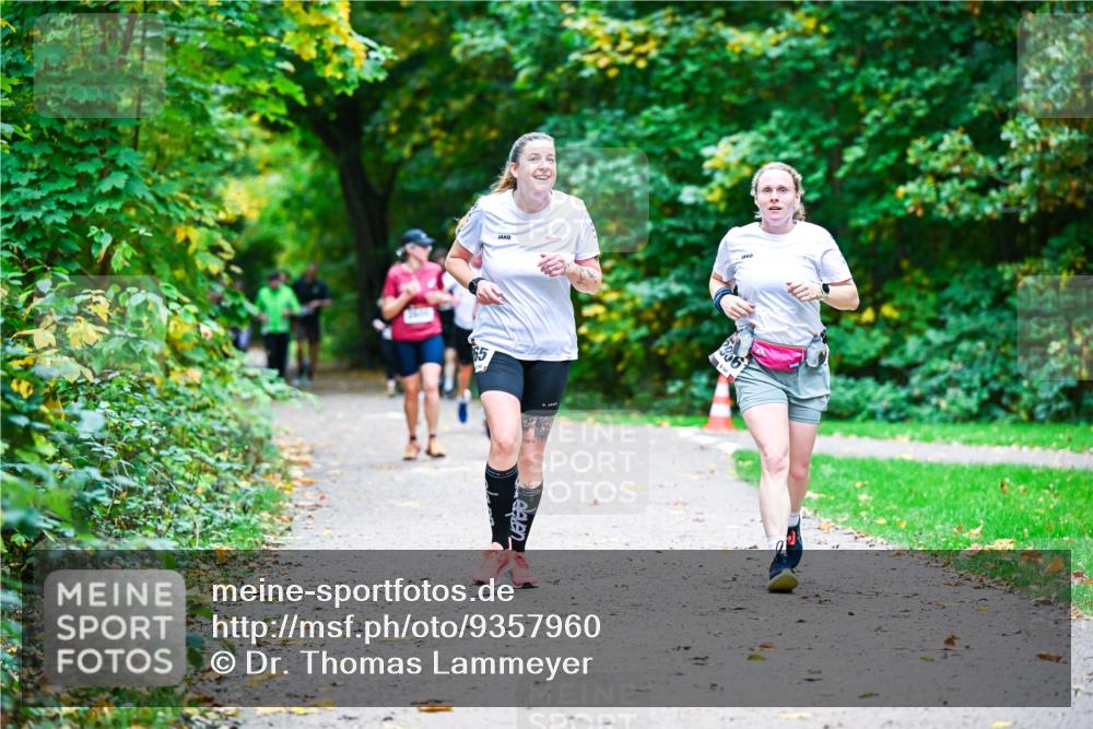 12.10.2025 - Bramfelder Halbmarathon 2025 Dr. Thomas Lammeyer http://msf.ph/oto/9357960 12.10.2025 11:02:45 Laufen 3661 meine-sportfotos.de