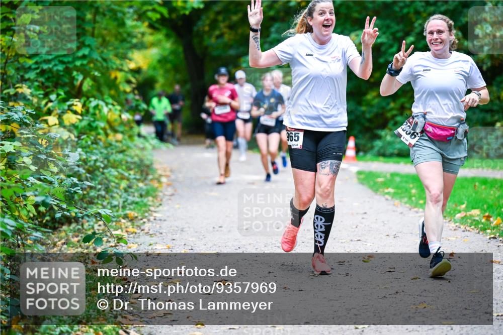 12.10.2025 - Bramfelder Halbmarathon 2025 Dr. Thomas Lammeyer http://msf.ph/oto/9357969 12.10.2025 11:02:47 Laufen 965, 2956, 141 meine-sportfotos.de