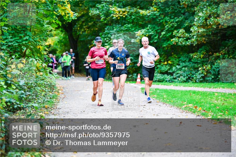 12.10.2025 - Bramfelder Halbmarathon 2025 Dr. Thomas Lammeyer http://msf.ph/oto/9357975 12.10.2025 11:02:49 Laufen 0097, 2601 meine-sportfotos.de
