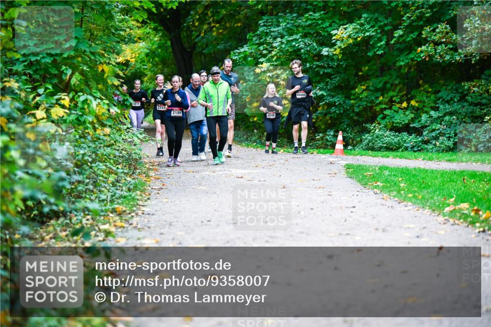 12.10.2025 - Bramfelder Halbmarathon 2025 Dr. Thomas Lammeyer http://msf.ph/oto/9358007 12.10.2025 11:02:54 Laufen 2815, 2743, 2189, 2048 meine-sportfotos.de