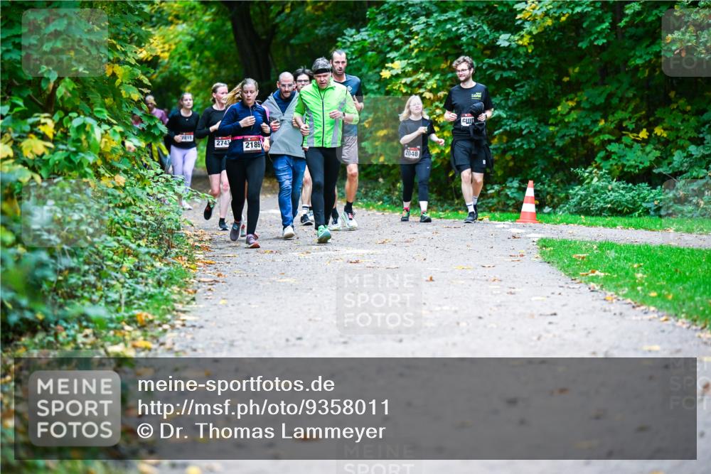 12.10.2025 - Bramfelder Halbmarathon 2025 Dr. Thomas Lammeyer http://msf.ph/oto/9358011 12.10.2025 11:02:55 Laufen 7815, 2743, 2189, 2048 meine-sportfotos.de