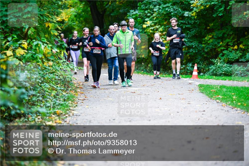 12.10.2025 - Bramfelder Halbmarathon 2025 Dr. Thomas Lammeyer http://msf.ph/oto/9358013 12.10.2025 11:02:55 Laufen 2815, 274, 2189, 2048 meine-sportfotos.de