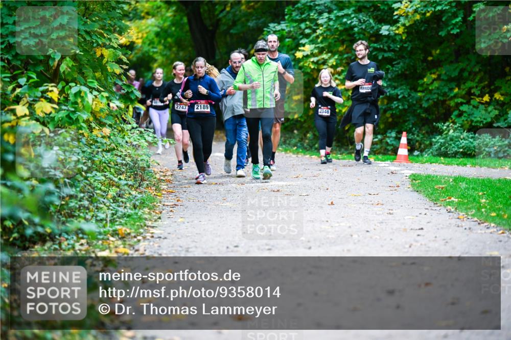 12.10.2025 - Bramfelder Halbmarathon 2025 Dr. Thomas Lammeyer http://msf.ph/oto/9358014 12.10.2025 11:02:55 Laufen 2743, 2189, 2048 meine-sportfotos.de