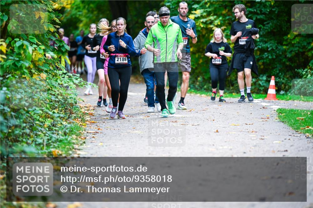 12.10.2025 - Bramfelder Halbmarathon 2025 Dr. Thomas Lammeyer http://msf.ph/oto/9358018 12.10.2025 11:02:56 Laufen 2189, 27, 2048 meine-sportfotos.de