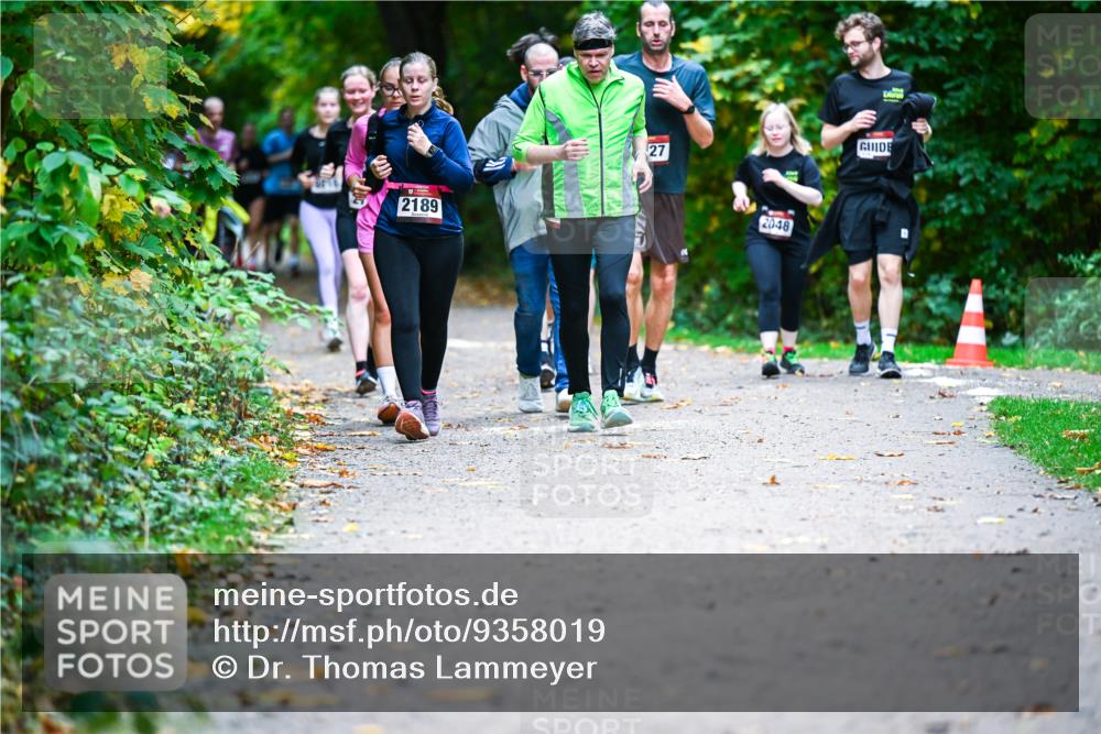 12.10.2025 - Bramfelder Halbmarathon 2025 Dr. Thomas Lammeyer http://msf.ph/oto/9358019 12.10.2025 11:02:56 Laufen 2189, 27, 2048 meine-sportfotos.de