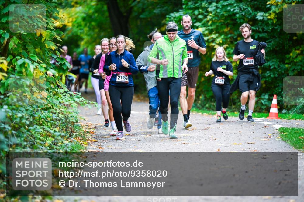 12.10.2025 - Bramfelder Halbmarathon 2025 Dr. Thomas Lammeyer http://msf.ph/oto/9358020 12.10.2025 11:02:56 Laufen 2189, 27, 2048 meine-sportfotos.de