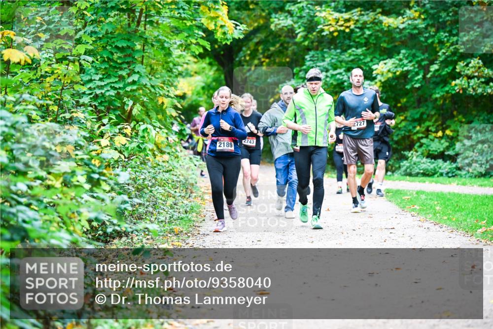 12.10.2025 - Bramfelder Halbmarathon 2025 Dr. Thomas Lammeyer http://msf.ph/oto/9358040 12.10.2025 11:02:59 Laufen 2189, 2743, 2727 meine-sportfotos.de