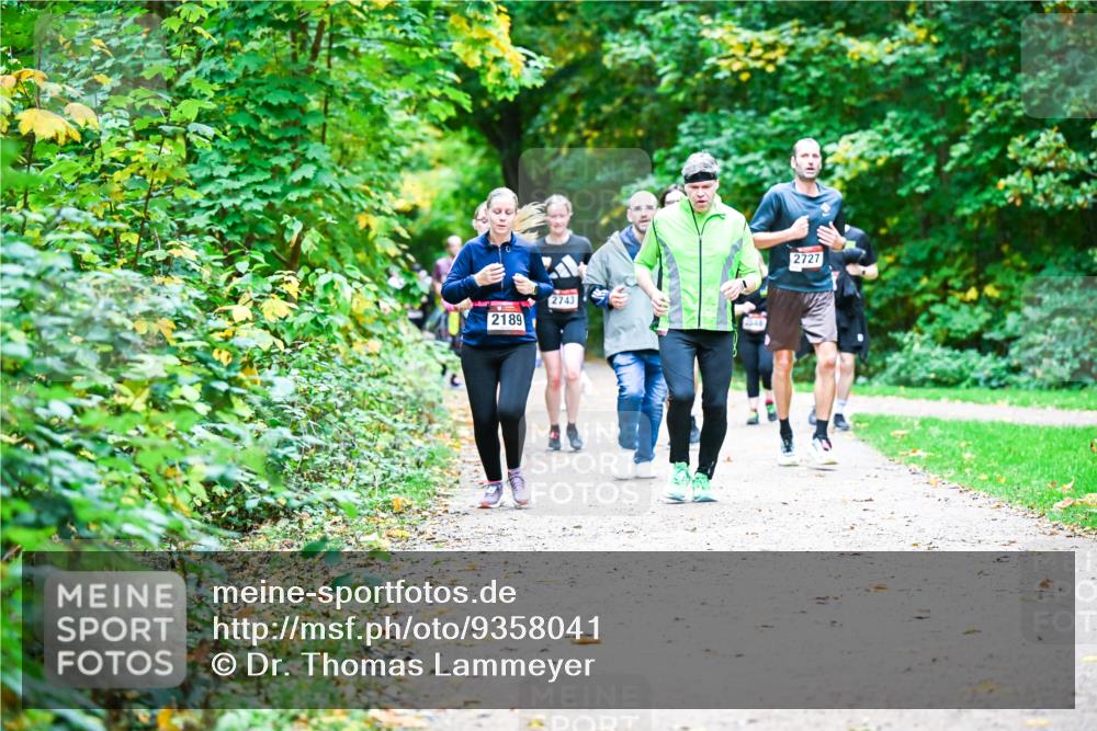 12.10.2025 - Bramfelder Halbmarathon 2025 Dr. Thomas Lammeyer http://msf.ph/oto/9358041 12.10.2025 11:02:59 Laufen 2189, 2743, 2727 meine-sportfotos.de