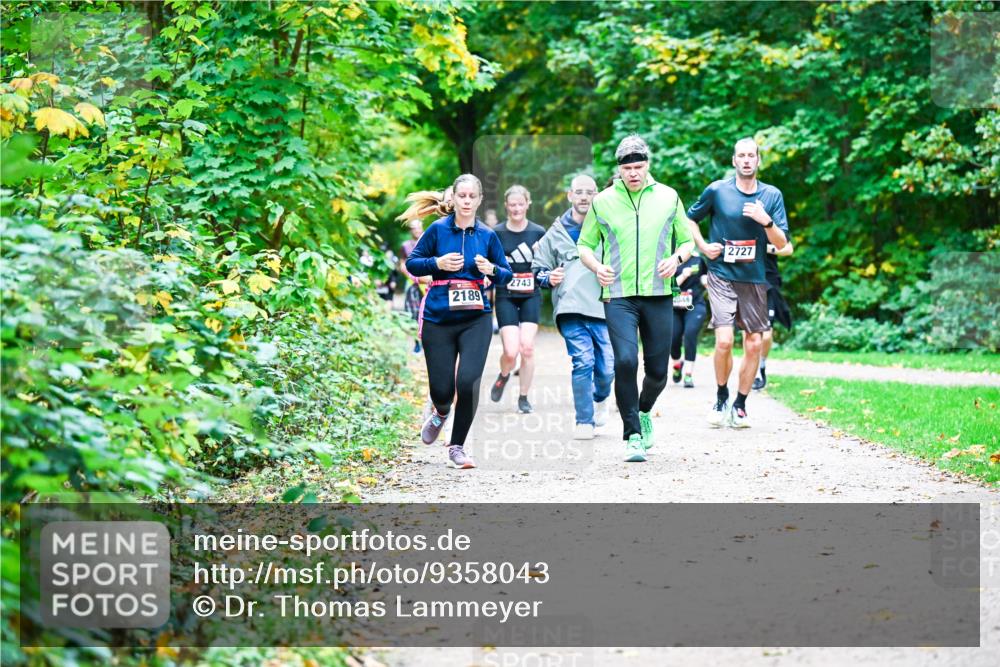 12.10.2025 - Bramfelder Halbmarathon 2025 Dr. Thomas Lammeyer http://msf.ph/oto/9358043 12.10.2025 11:02:59 Laufen 2189, 2743, 2727 meine-sportfotos.de