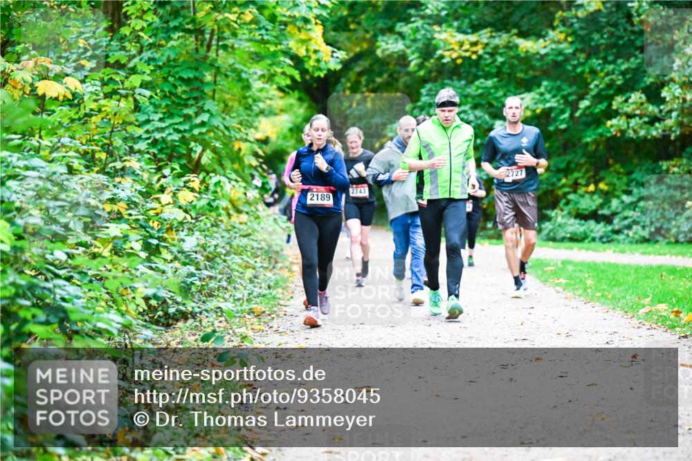 12.10.2025 - Bramfelder Halbmarathon 2025 Dr. Thomas Lammeyer http://msf.ph/oto/9358045 12.10.2025 11:03:00 Laufen 2189, 2743, 2727 meine-sportfotos.de