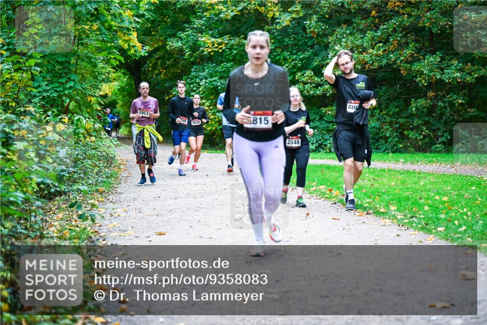 12.10.2025 - Bramfelder Halbmarathon 2025 Dr. Thomas Lammeyer http://msf.ph/oto/9358083 12.10.2025 11:03:08 Laufen 2953, 595, 2636, 815, 2048 meine-sportfotos.de