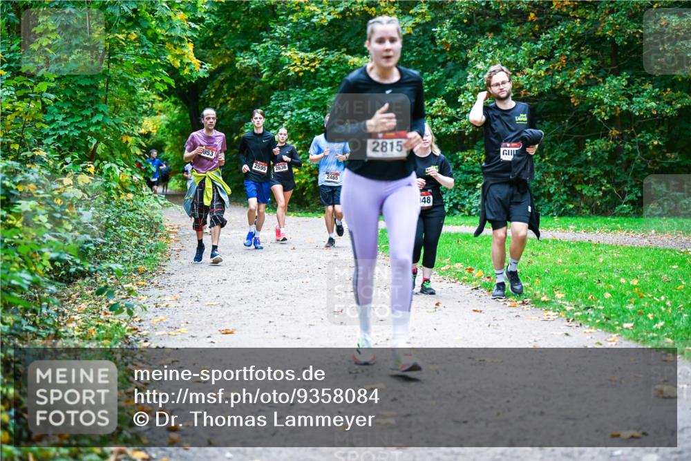 12.10.2025 - Bramfelder Halbmarathon 2025 Dr. Thomas Lammeyer http://msf.ph/oto/9358084 12.10.2025 11:03:08 Laufen 2595, 2636, 2465, 2815, 48 meine-sportfotos.de