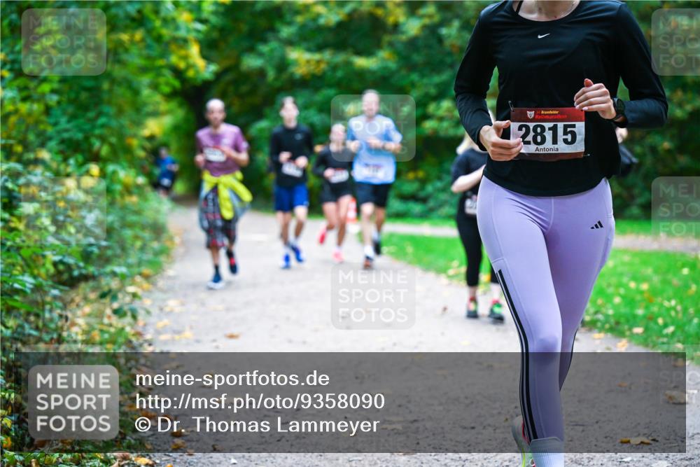 12.10.2025 - Bramfelder Halbmarathon 2025 Dr. Thomas Lammeyer http://msf.ph/oto/9358090 12.10.2025 11:03:09 Laufen 2815 meine-sportfotos.de