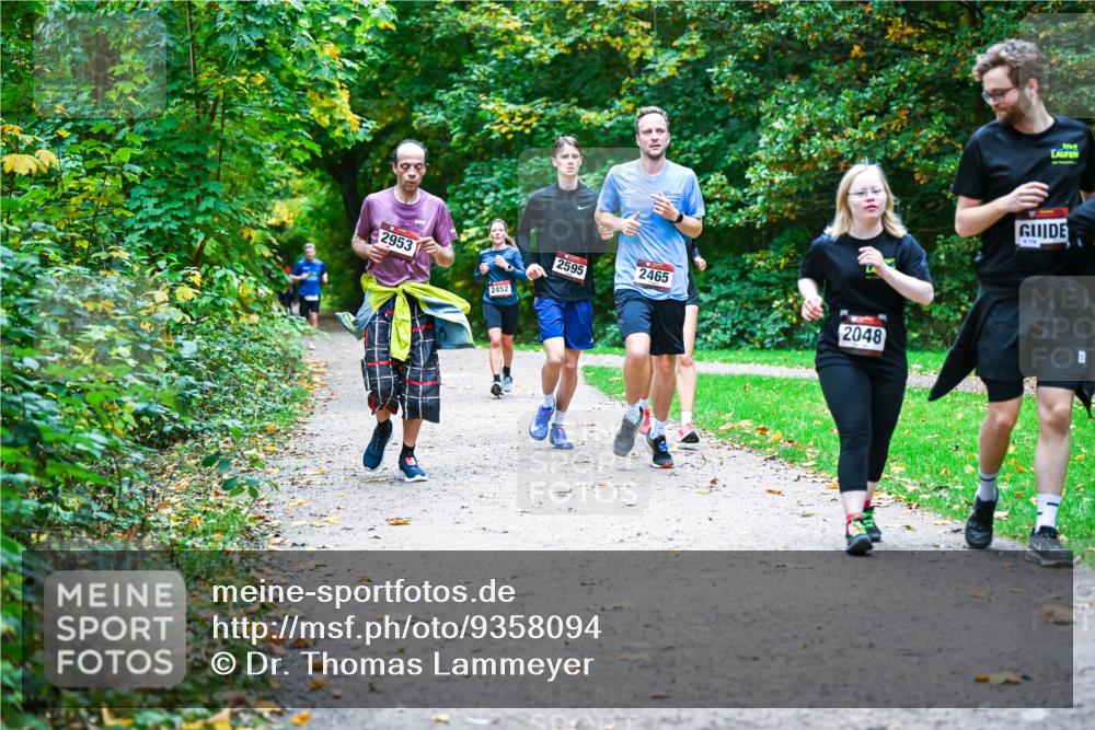 12.10.2025 - Bramfelder Halbmarathon 2025 Dr. Thomas Lammeyer http://msf.ph/oto/9358094 12.10.2025 11:03:10 Laufen 2953, 2595, 2465, 2452, 2048 meine-sportfotos.de