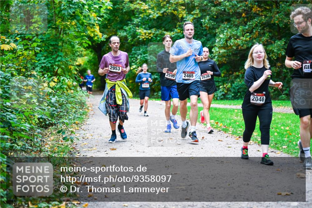 12.10.2025 - Bramfelder Halbmarathon 2025 Dr. Thomas Lammeyer http://msf.ph/oto/9358097 12.10.2025 11:03:11 Laufen 2953, 2452, 2595, 2465, 2636, 2048, 178 meine-sportfotos.de