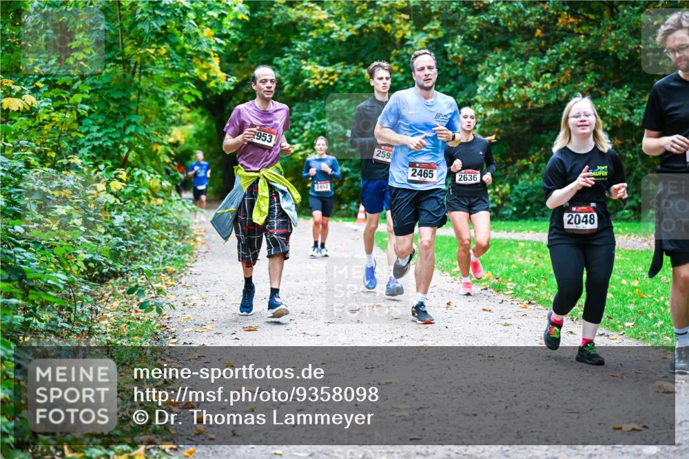 12.10.2025 - Bramfelder Halbmarathon 2025 Dr. Thomas Lammeyer http://msf.ph/oto/9358098 12.10.2025 11:03:11 Laufen 953, 2452, 259, 2465, 2636, 2048 meine-sportfotos.de