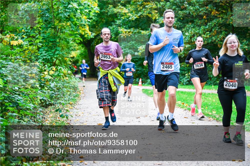 12.10.2025 - Bramfelder Halbmarathon 2025 Dr. Thomas Lammeyer http://msf.ph/oto/9358100 12.10.2025 11:03:11 Laufen 2953, 2452, 2465, 2636, 2048 meine-sportfotos.de