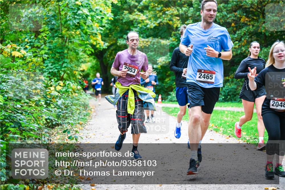 12.10.2025 - Bramfelder Halbmarathon 2025 Dr. Thomas Lammeyer http://msf.ph/oto/9358103 12.10.2025 11:03:12 Laufen 2953, 4452, 2465, 2048 meine-sportfotos.de