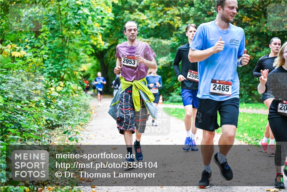 12.10.2025 - Bramfelder Halbmarathon 2025 Dr. Thomas Lammeyer http://msf.ph/oto/9358104 12.10.2025 11:03:12 Laufen 2953, 2452, 2595, 2465, 20 meine-sportfotos.de