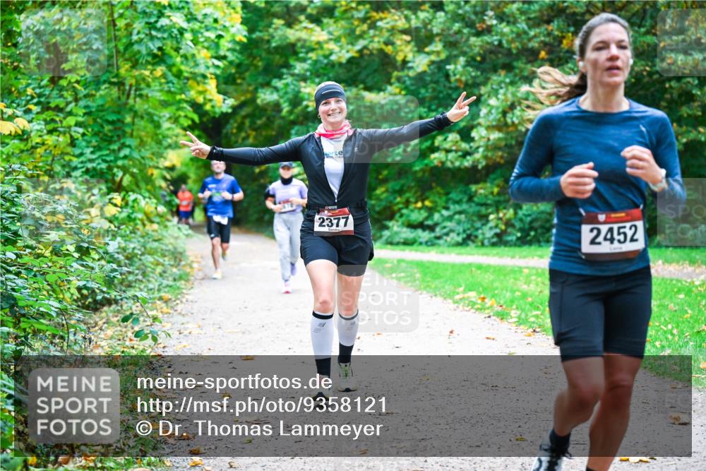 12.10.2025 - Bramfelder Halbmarathon 2025 Dr. Thomas Lammeyer http://msf.ph/oto/9358121 12.10.2025 11:03:15 Laufen 2377, 2452 meine-sportfotos.de