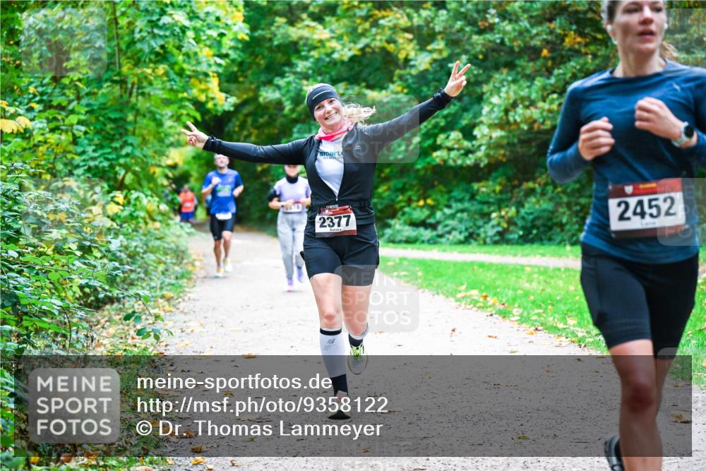 12.10.2025 - Bramfelder Halbmarathon 2025 Dr. Thomas Lammeyer http://msf.ph/oto/9358122 12.10.2025 11:03:15 Laufen 2377, 2452 meine-sportfotos.de