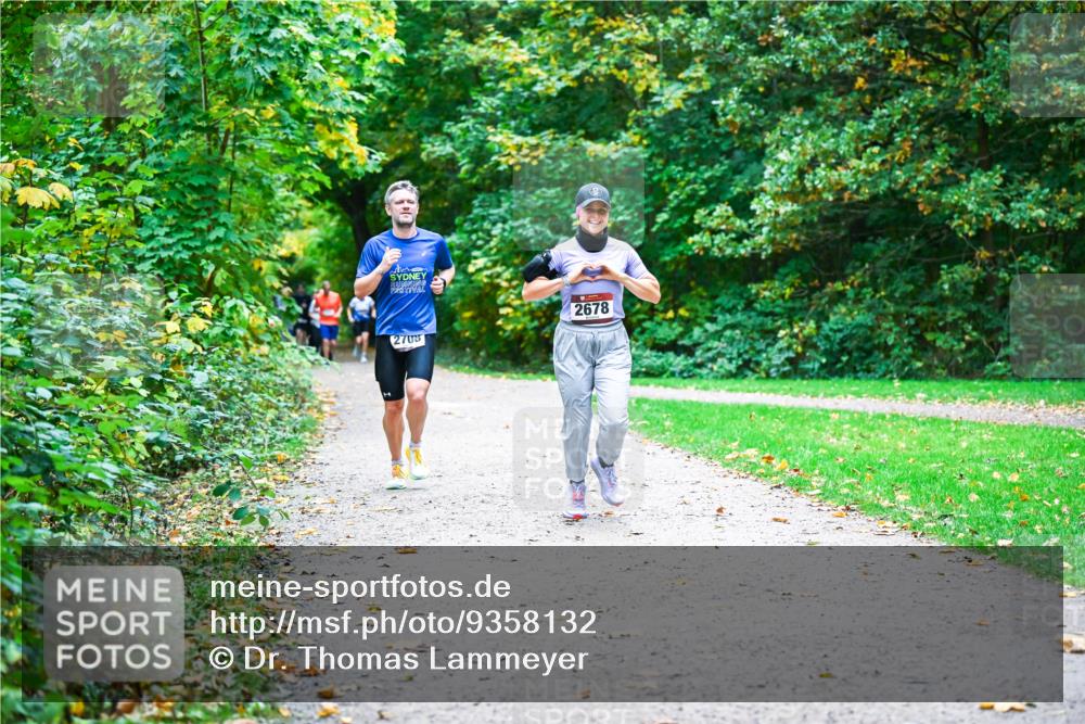 12.10.2025 - Bramfelder Halbmarathon 2025 Dr. Thomas Lammeyer http://msf.ph/oto/9358132 12.10.2025 11:03:17 Laufen 2703, 2678 meine-sportfotos.de