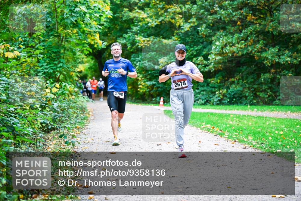 12.10.2025 - Bramfelder Halbmarathon 2025 Dr. Thomas Lammeyer http://msf.ph/oto/9358136 12.10.2025 11:03:18 Laufen 2678, 2708 meine-sportfotos.de