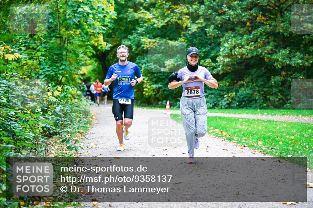 12.10.2025 - Bramfelder Halbmarathon 2025 Dr. Thomas Lammeyer http://msf.ph/oto/9358137 12.10.2025 11:03:18 Laufen 2708, 2678 meine-sportfotos.de