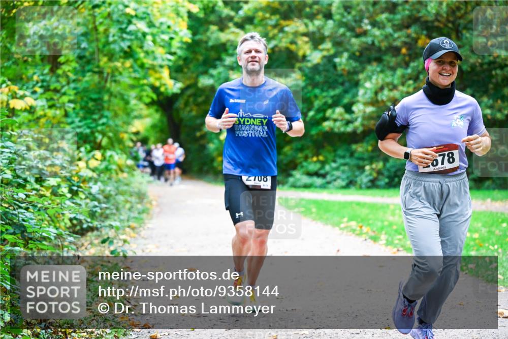 12.10.2025 - Bramfelder Halbmarathon 2025 Dr. Thomas Lammeyer http://msf.ph/oto/9358144 12.10.2025 11:03:19 Laufen 2708, 678 meine-sportfotos.de