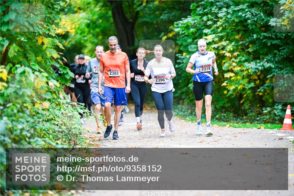 12.10.2025 - Bramfelder Halbmarathon 2025 Dr. Thomas Lammeyer http://msf.ph/oto/9358152 12.10.2025 11:03:24 Laufen 25, 2319, 2382, 2577, 2396 meine-sportfotos.de