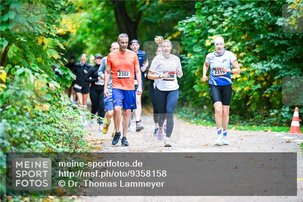 12.10.2025 - Bramfelder Halbmarathon 2025 Dr. Thomas Lammeyer http://msf.ph/oto/9358158 12.10.2025 11:03:25 Laufen 2382, 96, 198, 2319 meine-sportfotos.de