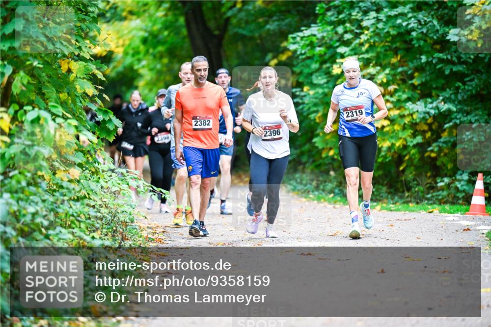 12.10.2025 - Bramfelder Halbmarathon 2025 Dr. Thomas Lammeyer http://msf.ph/oto/9358159 12.10.2025 11:03:25 Laufen 2398, 2382, 2319, 2396 meine-sportfotos.de