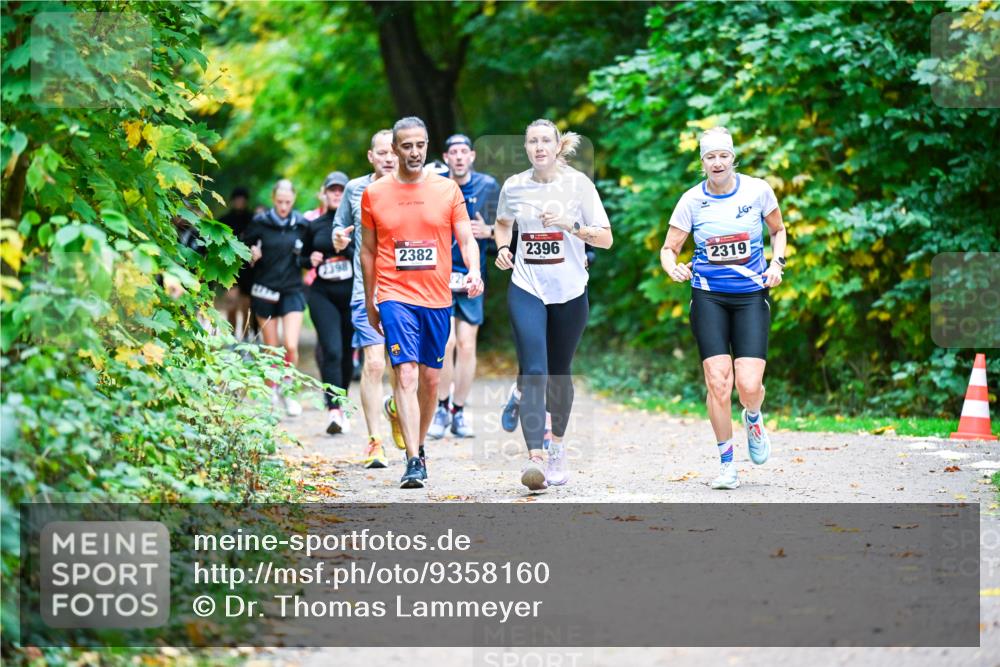 12.10.2025 - Bramfelder Halbmarathon 2025 Dr. Thomas Lammeyer http://msf.ph/oto/9358160 12.10.2025 11:03:25 Laufen 0, 2398, 2382, 2396, 2319 meine-sportfotos.de