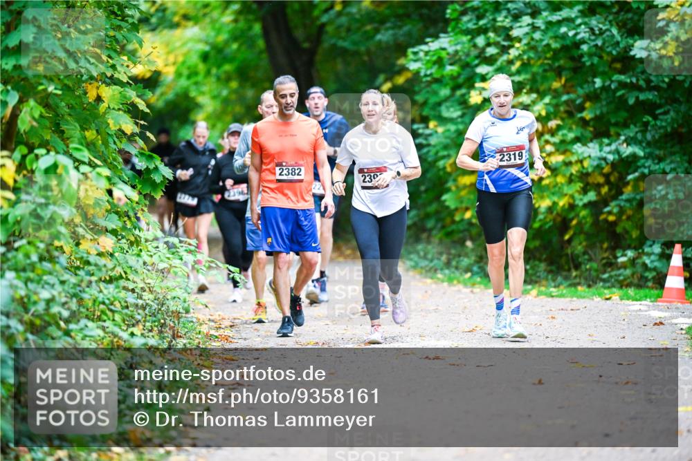 12.10.2025 - Bramfelder Halbmarathon 2025 Dr. Thomas Lammeyer http://msf.ph/oto/9358161 12.10.2025 11:03:25 Laufen 2396, 2382, 2319, 230 meine-sportfotos.de