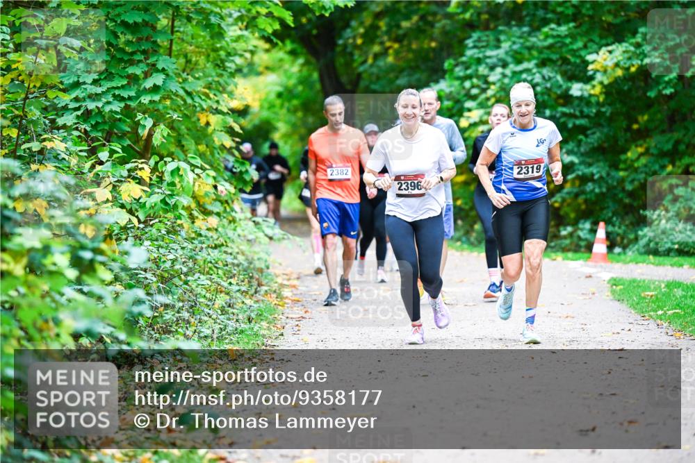 12.10.2025 - Bramfelder Halbmarathon 2025 Dr. Thomas Lammeyer http://msf.ph/oto/9358177 12.10.2025 11:03:28 Laufen 2382, 23964, 2319 meine-sportfotos.de