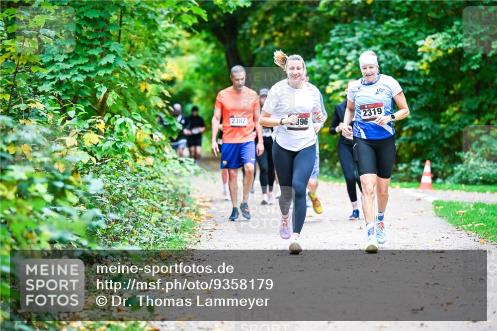 12.10.2025 - Bramfelder Halbmarathon 2025 Dr. Thomas Lammeyer http://msf.ph/oto/9358179 12.10.2025 11:03:28 Laufen 2382, 396, 2319 meine-sportfotos.de