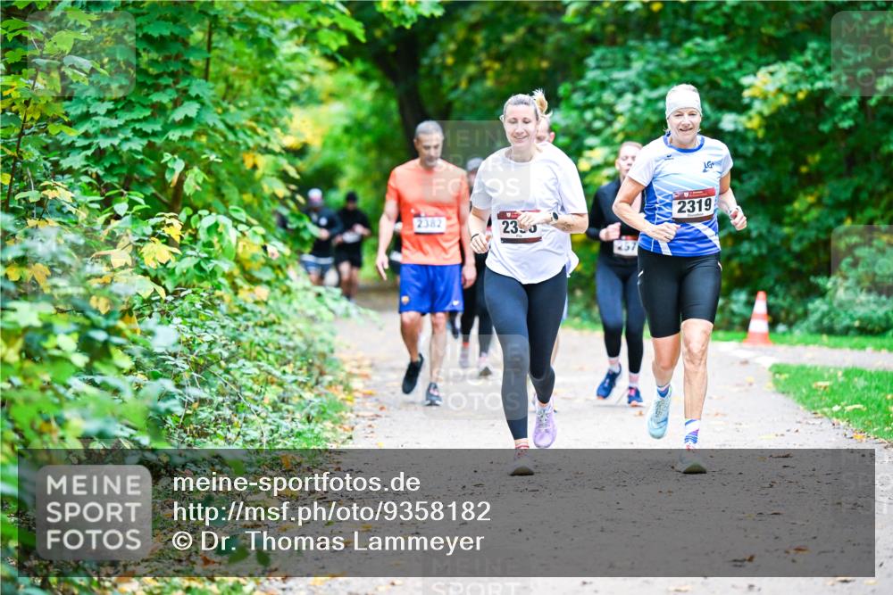12.10.2025 - Bramfelder Halbmarathon 2025 Dr. Thomas Lammeyer http://msf.ph/oto/9358182 12.10.2025 11:03:29 Laufen 2382, 2396, 2319 meine-sportfotos.de