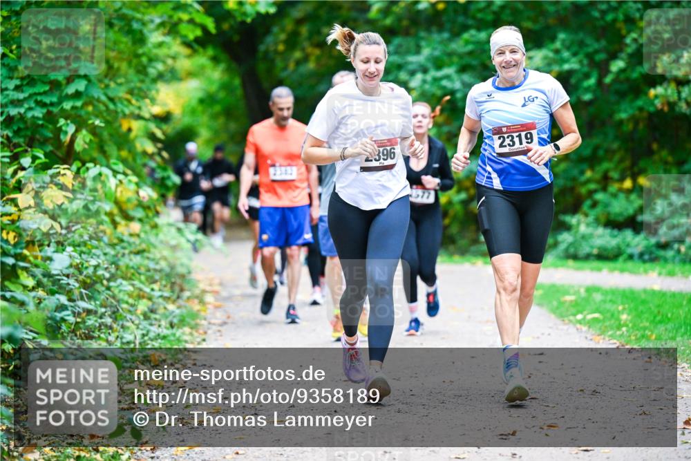 12.10.2025 - Bramfelder Halbmarathon 2025 Dr. Thomas Lammeyer http://msf.ph/oto/9358189 12.10.2025 11:03:30 Laufen 2383, 396, 2319 meine-sportfotos.de