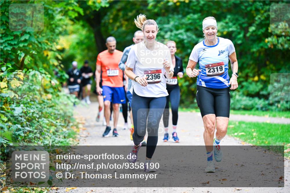 12.10.2025 - Bramfelder Halbmarathon 2025 Dr. Thomas Lammeyer http://msf.ph/oto/9358190 12.10.2025 11:03:30 Laufen 3583, 2396, 93577, 2319 meine-sportfotos.de