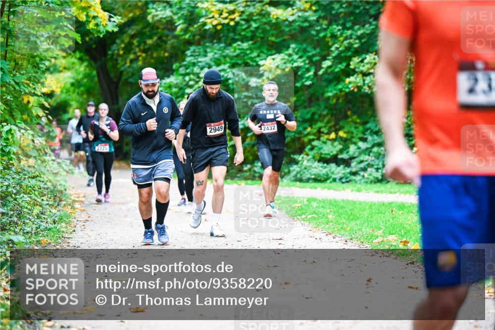 12.10.2025 - Bramfelder Halbmarathon 2025 Dr. Thomas Lammeyer http://msf.ph/oto/9358220 12.10.2025 11:03:40 Laufen 2949, 2432, 2725, 23 meine-sportfotos.de