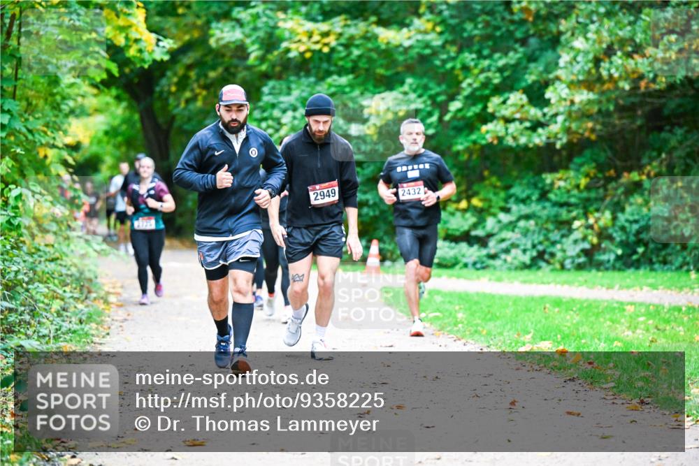 12.10.2025 - Bramfelder Halbmarathon 2025 Dr. Thomas Lammeyer http://msf.ph/oto/9358225 12.10.2025 11:03:41 Laufen 2949, 2432 meine-sportfotos.de
