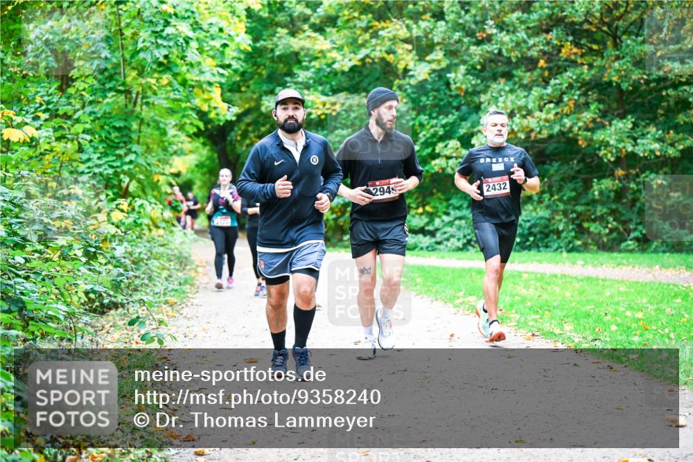 12.10.2025 - Bramfelder Halbmarathon 2025 Dr. Thomas Lammeyer http://msf.ph/oto/9358240 12.10.2025 11:03:43 Laufen 294, 2432 meine-sportfotos.de